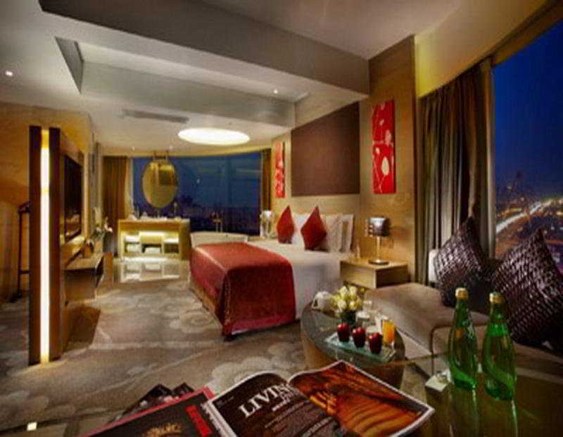 Regal Master Hotel Chengdu Exterior photo
